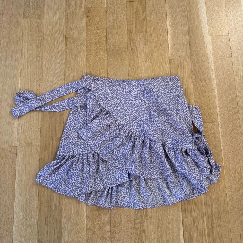 SHEIN Purple Floral Wrap Mini Skirt